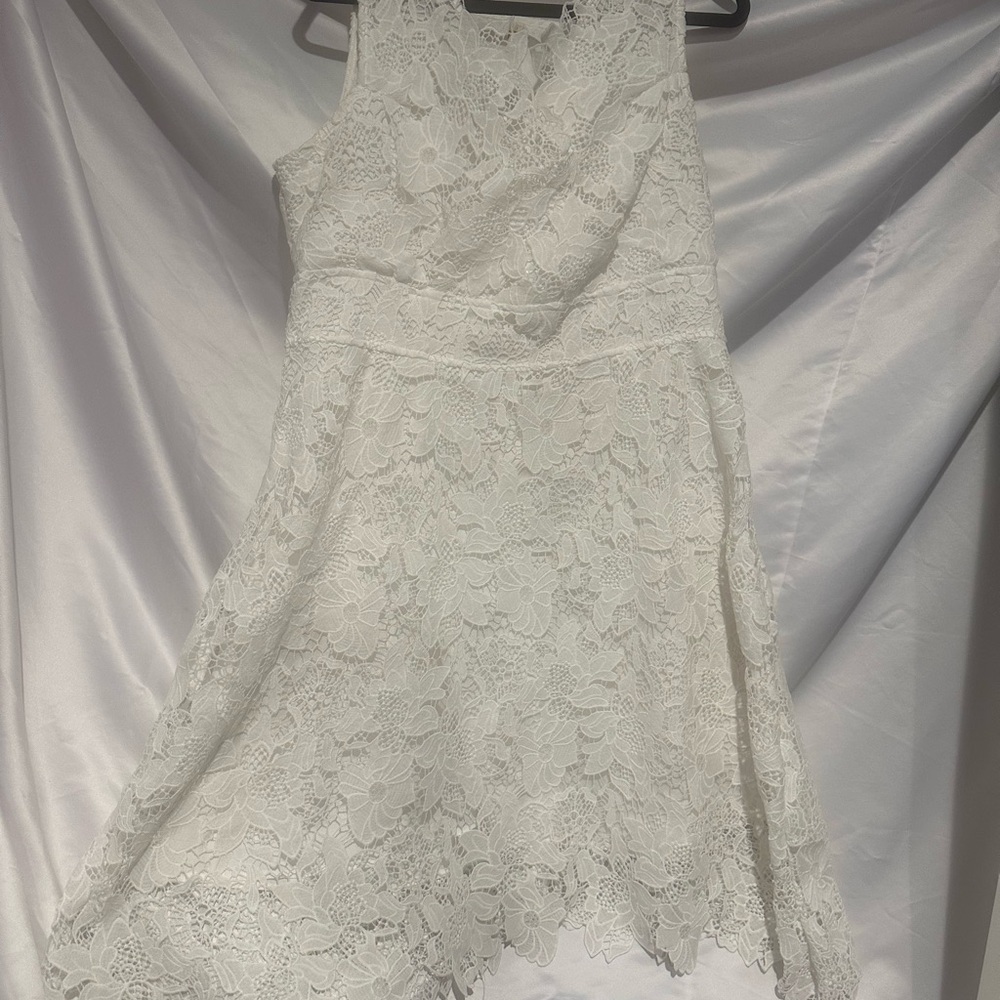 Elegant Lace Bridal Dress in Cream